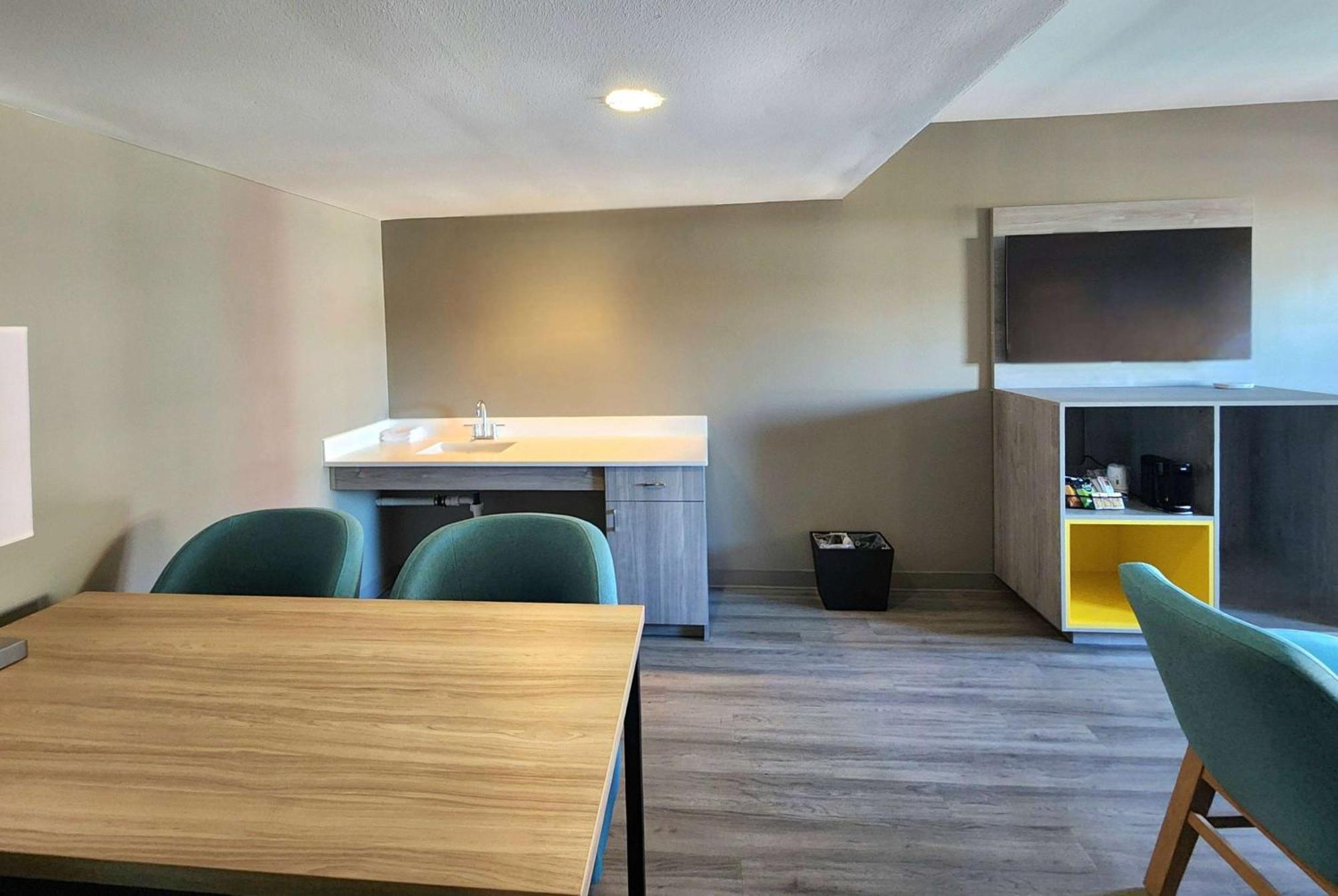 Days Inn By Wyndham Kenner/New Orleans Airport South 外观 照片