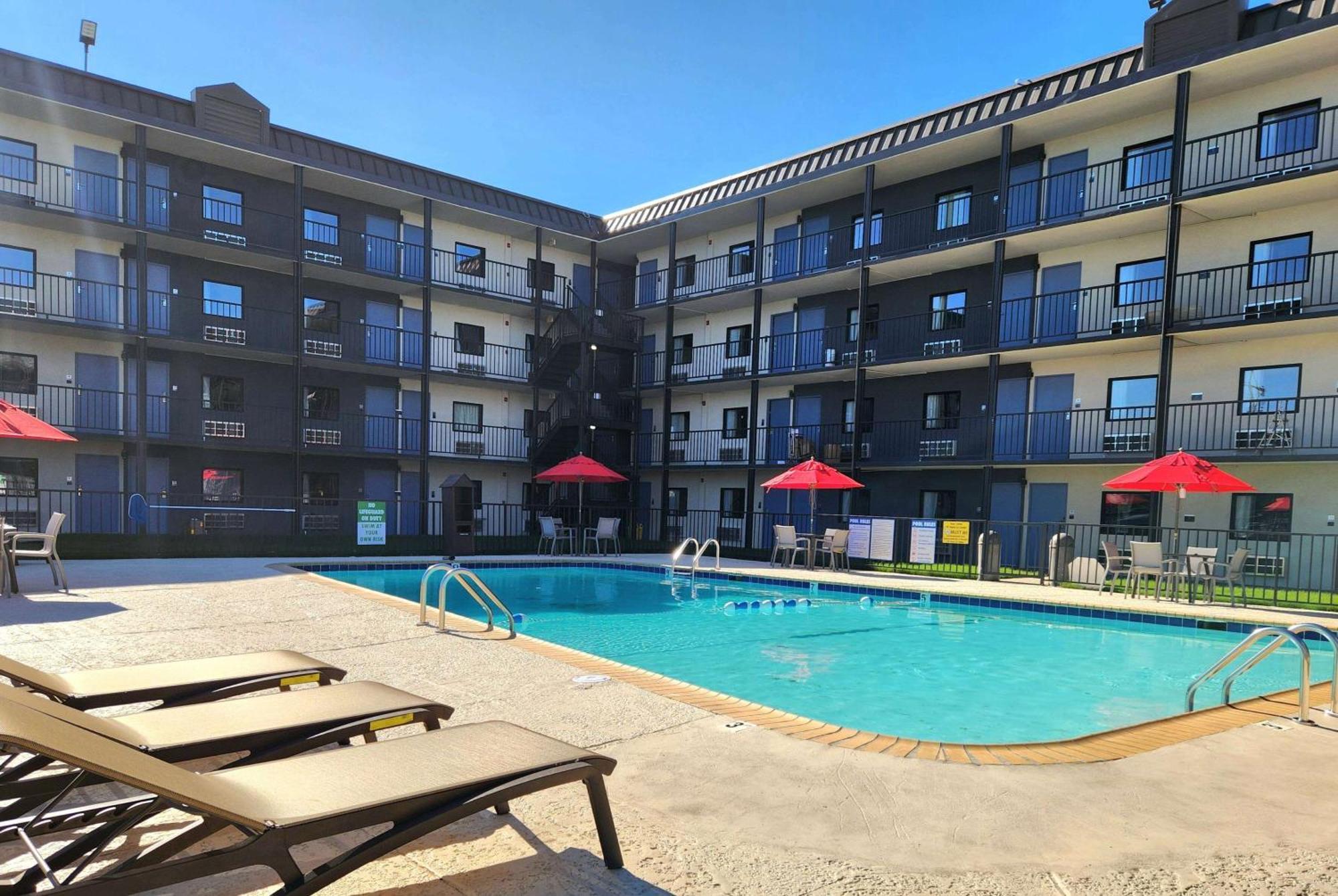 Days Inn By Wyndham Kenner/New Orleans Airport South 外观 照片